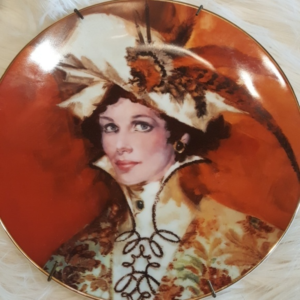 THE FOUR SEASONS AUTUMNS BRIGHT BLAZE PLATE